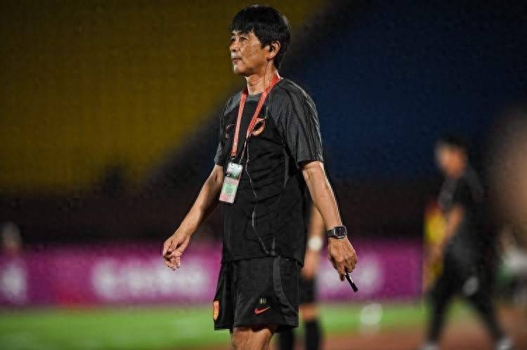 解决, 将留洋的谢, 外俱乐部的