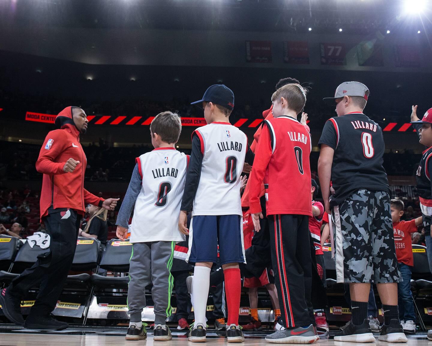 场迎接他回, amp, 之城