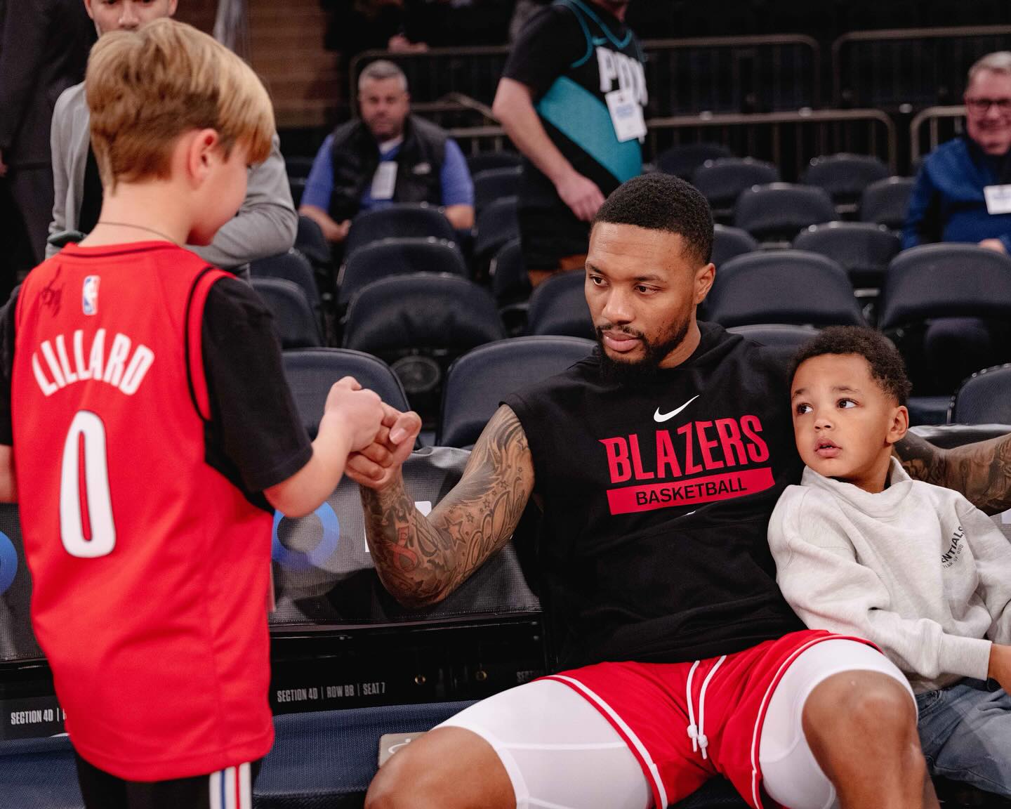 entit, 晒出球迷照, alt